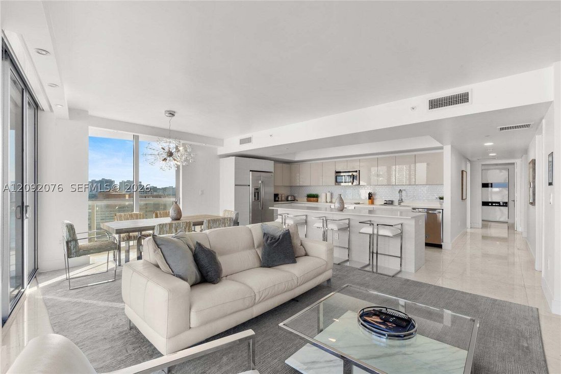 Condo in Hallandale Beach, Florida, United States 1 - 18909708