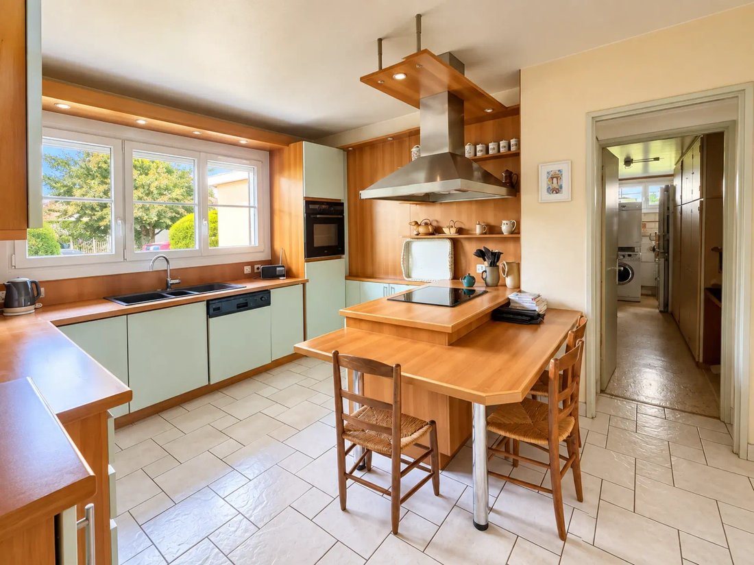 House in Chavenay, Ile-de-France, France 5 - 18911332