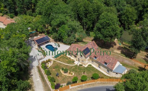 Estate in Saint-Andre-d'Allas, Nouvelle-Aquitaine, France 1