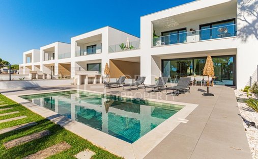 Haus in Quarteira, Algarve, Portugal 1