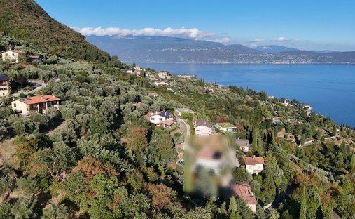 Land in Gardone Riviera, Lombardy, Italy 1