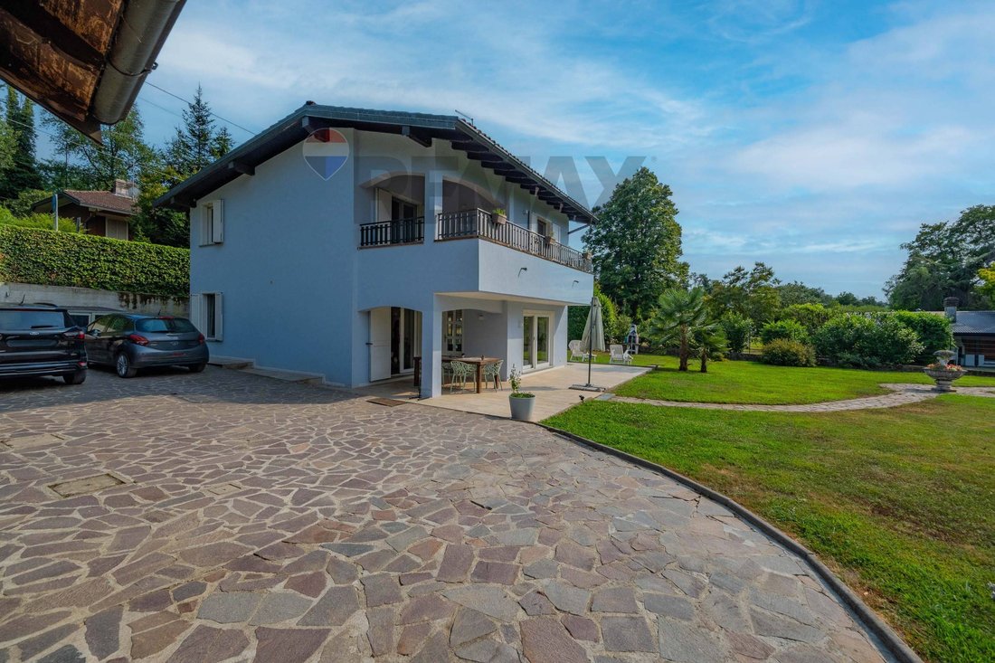 Villa in Vergiate, Lombardy, Italy 2 - 18918235