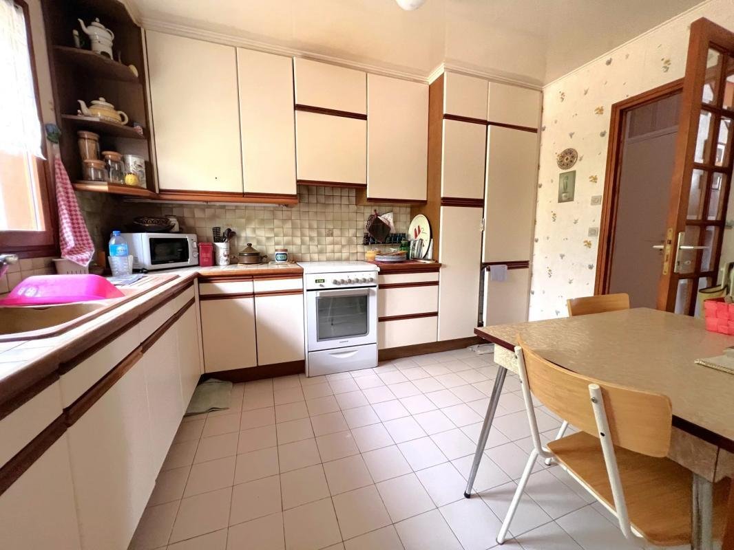 House in Les Clayes-sous-Bois, Ile-de-France, France 5 - 18911070