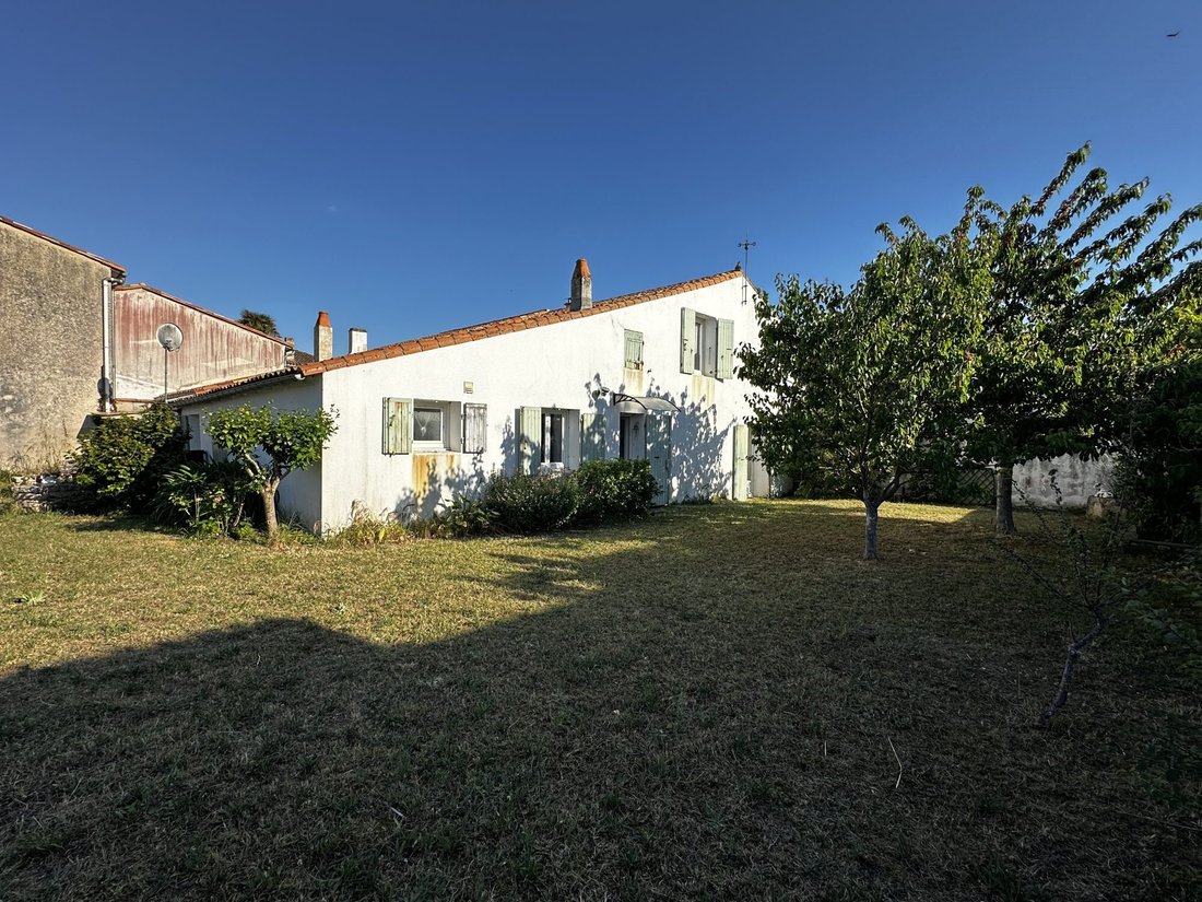 House in Sainte-Marie-de-Ré, Nouvelle-Aquitaine, France 1 - 18912664