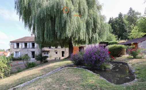 House in Montreuil-sur-Epte, Ile-de-France, France 1
