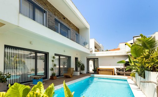 Villa in Charneca de Caparica e Sobreda, Setubal, Portugal 1