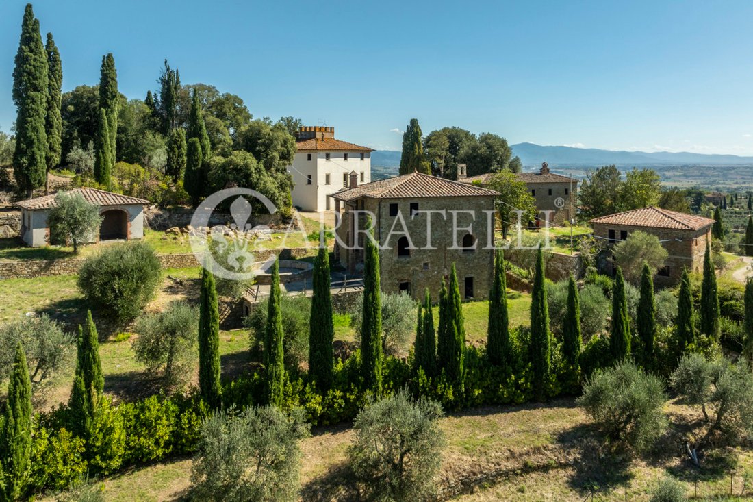 Villa in Monte San Savino, Tuscany, Italy 2 - 11758210