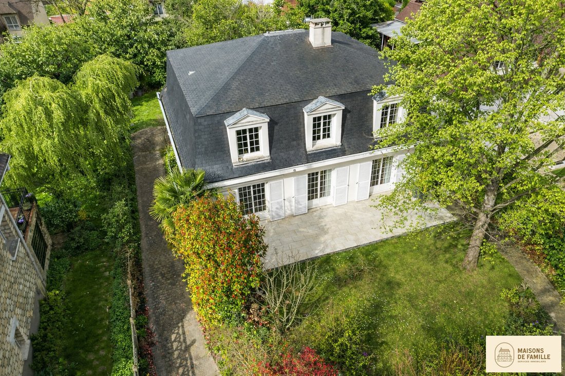 Villa a La Châtaigneraie-La Feuillaume Sud, La Celle-Saint-Cloud, Francia 1 - 18914725
