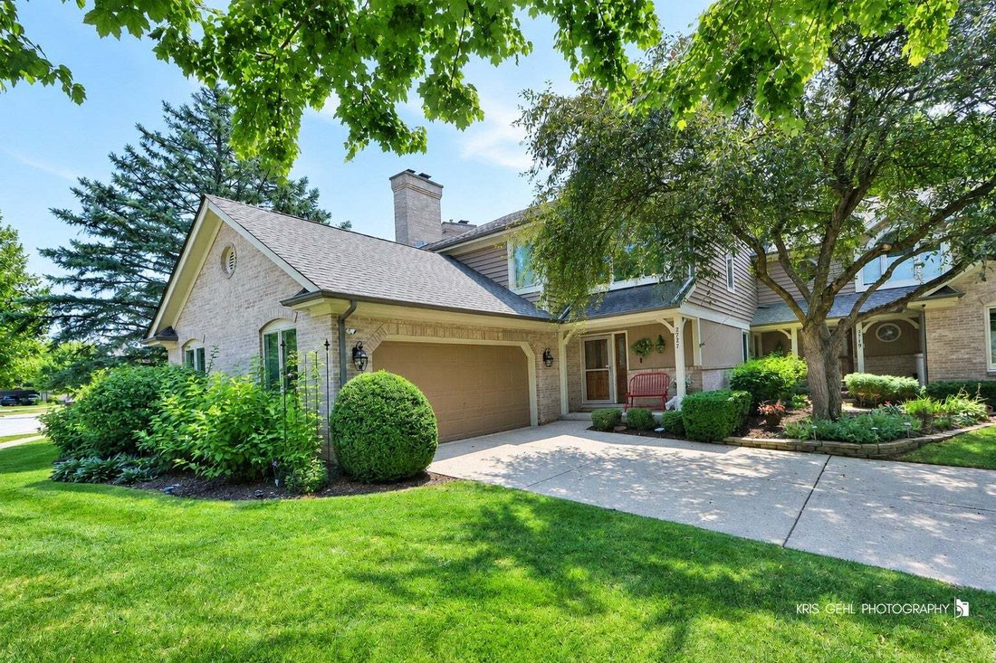 Townhouse in Aurora, Illinois, United States 1 - 18601456