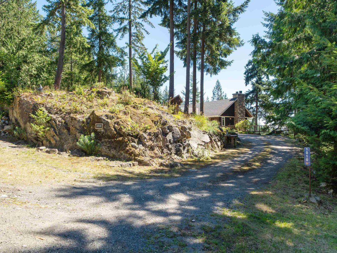 House in Bowen Island, British Columbia, Canada 2 - 18912418