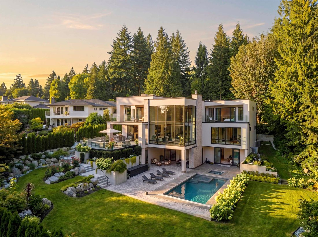House in West Vancouver, British Columbia, Canada 2 - 18918324