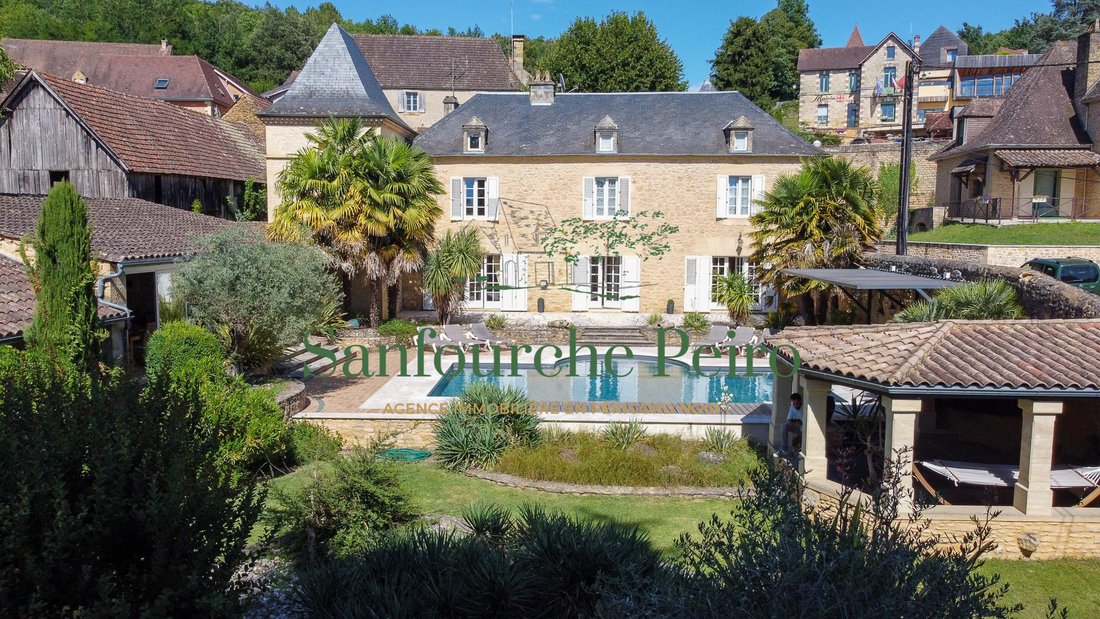 Estate in Sarlat-la-Canéda, Nouvelle-Aquitaine, France 2 - 16502383