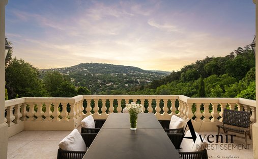 Villa in Le Vernay, Caluire-et-Cuire, France 1