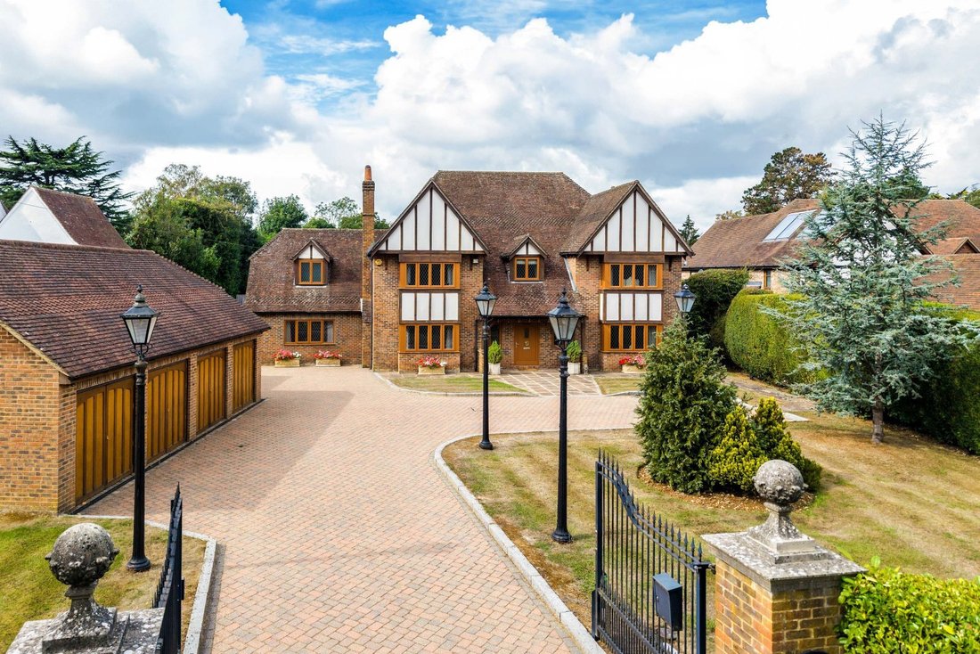 House in Woldingham, England 1 - 18906952