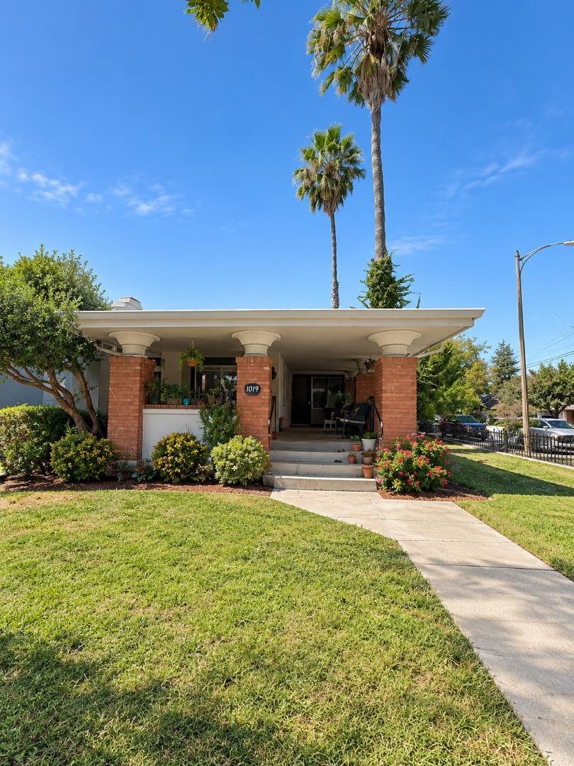 San Jose, California, United States 3 - 18909453