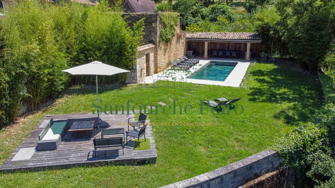 Estate in Sarlat-la-Canéda, Nouvelle-Aquitaine, France 3 - 16502187