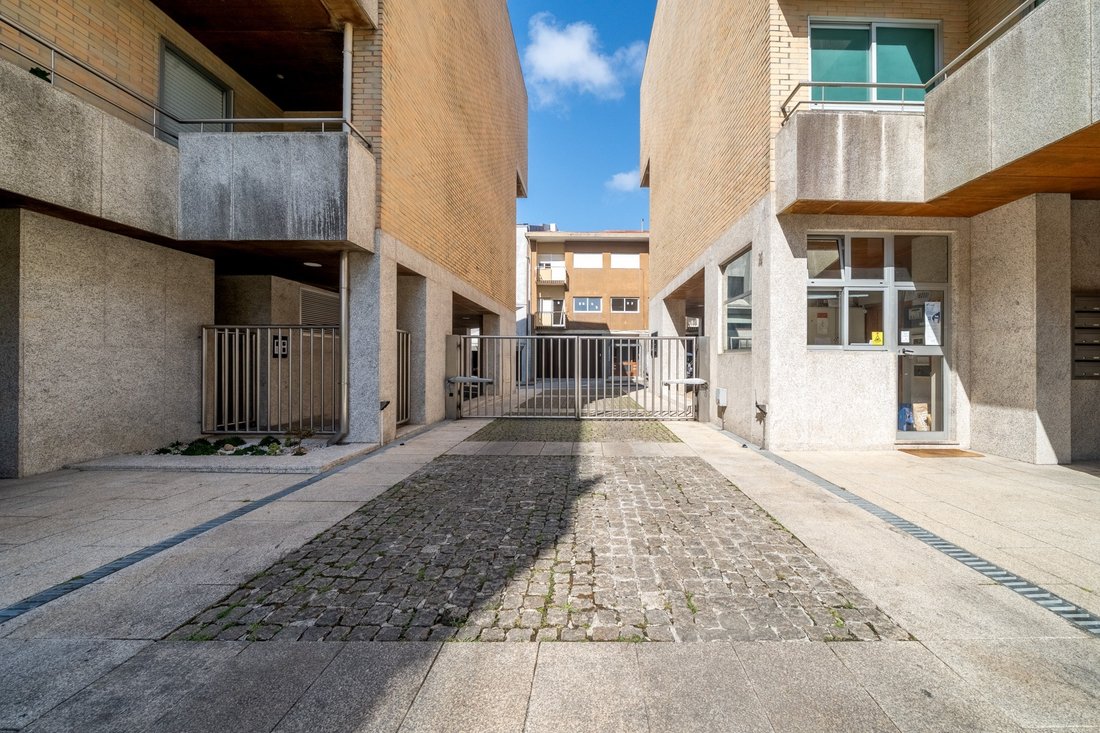 Apartment in Cedofeita, Santo Ildefonso, Se, Miragaia, Sao Nicolau e Vitoria, Porto District, Portugal 2 - 18920899