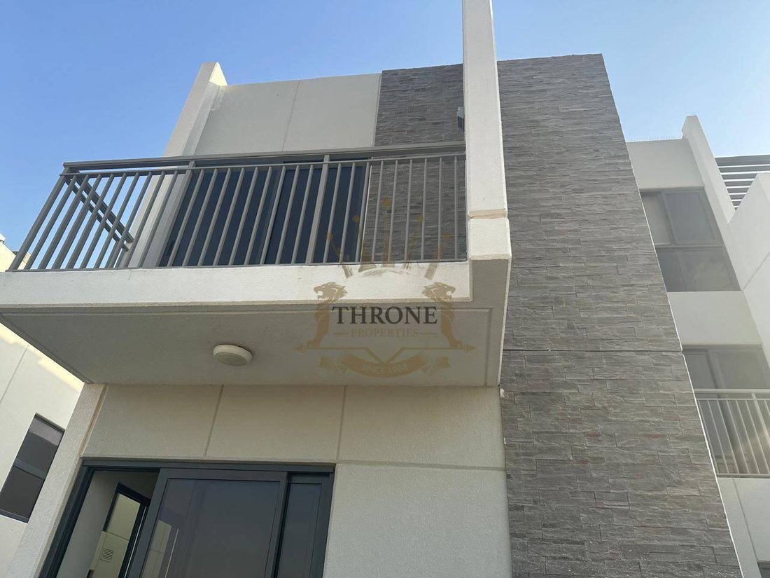 Townhouse in Damac Hills 2, Dubai, United Arab Emirates 4 - 18913147