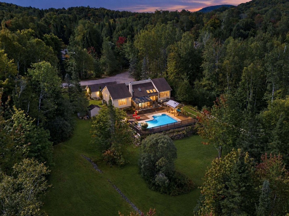 House in Lac-Supérieur, Quebec, Canada 1 - 18910944
