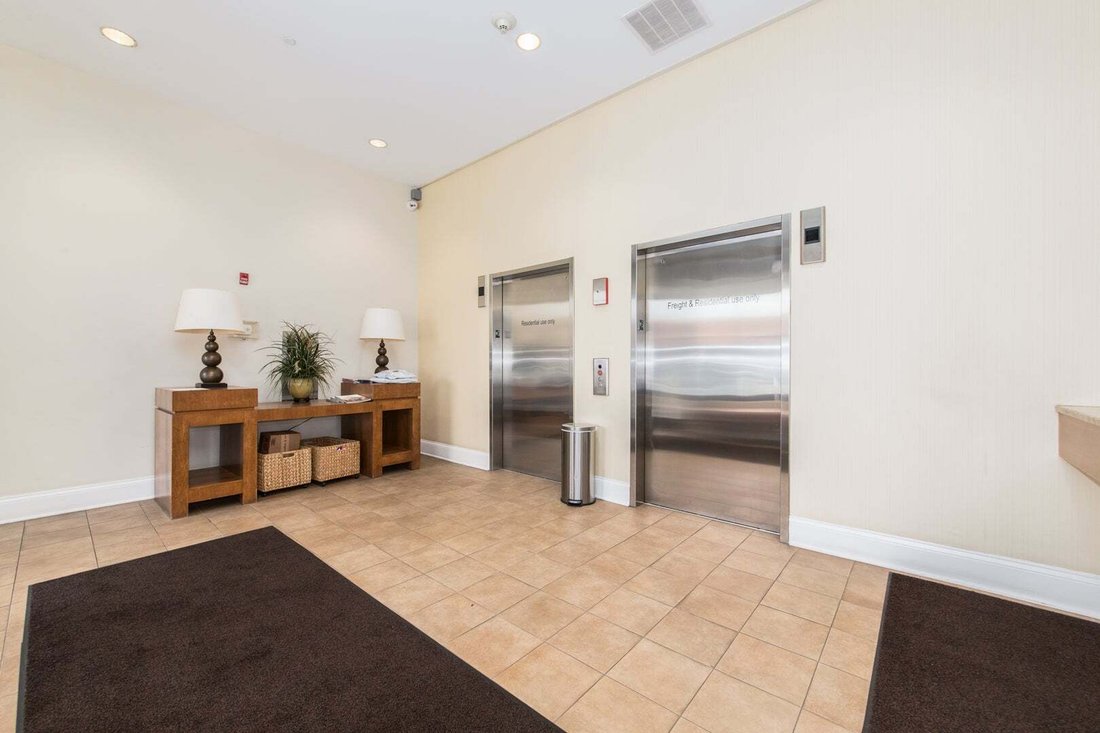 Condo in Park Ridge, Illinois, United States 2 - 18910243