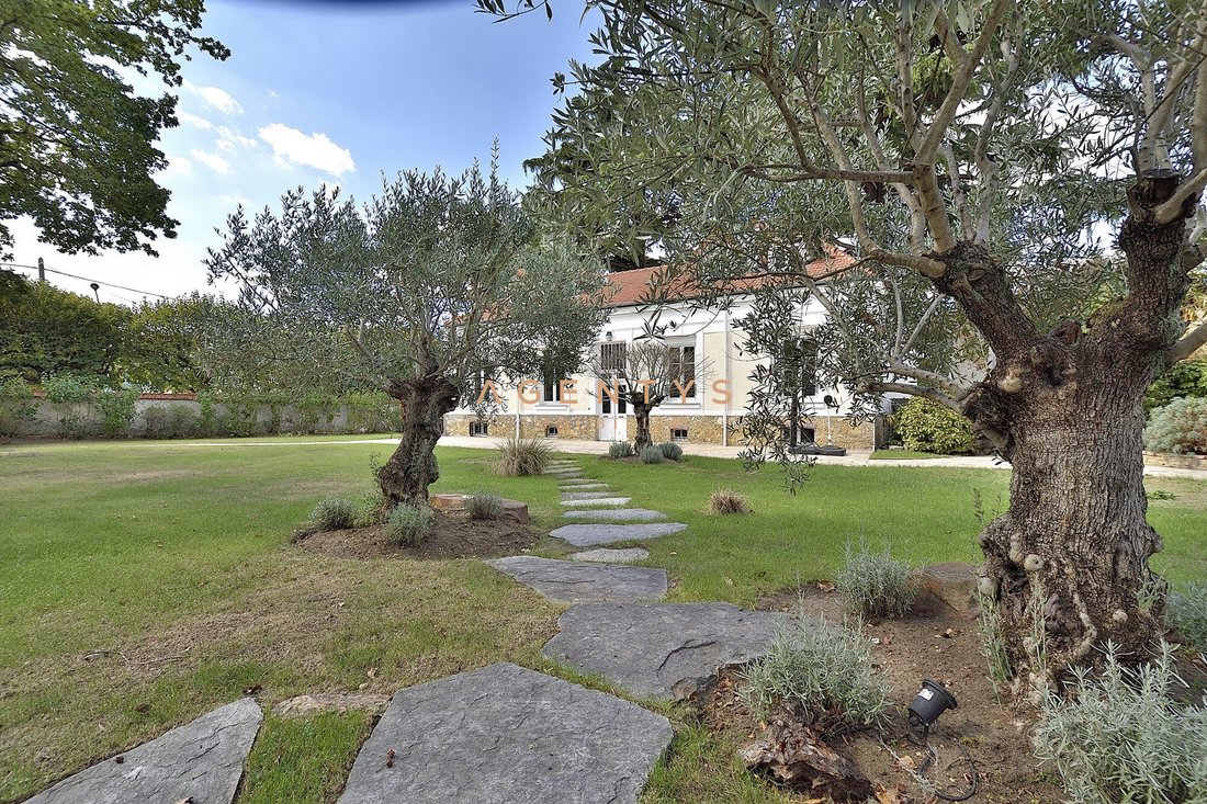 Maison à Sucy-en-Brie, Île-de-France, France 2 - 18918470