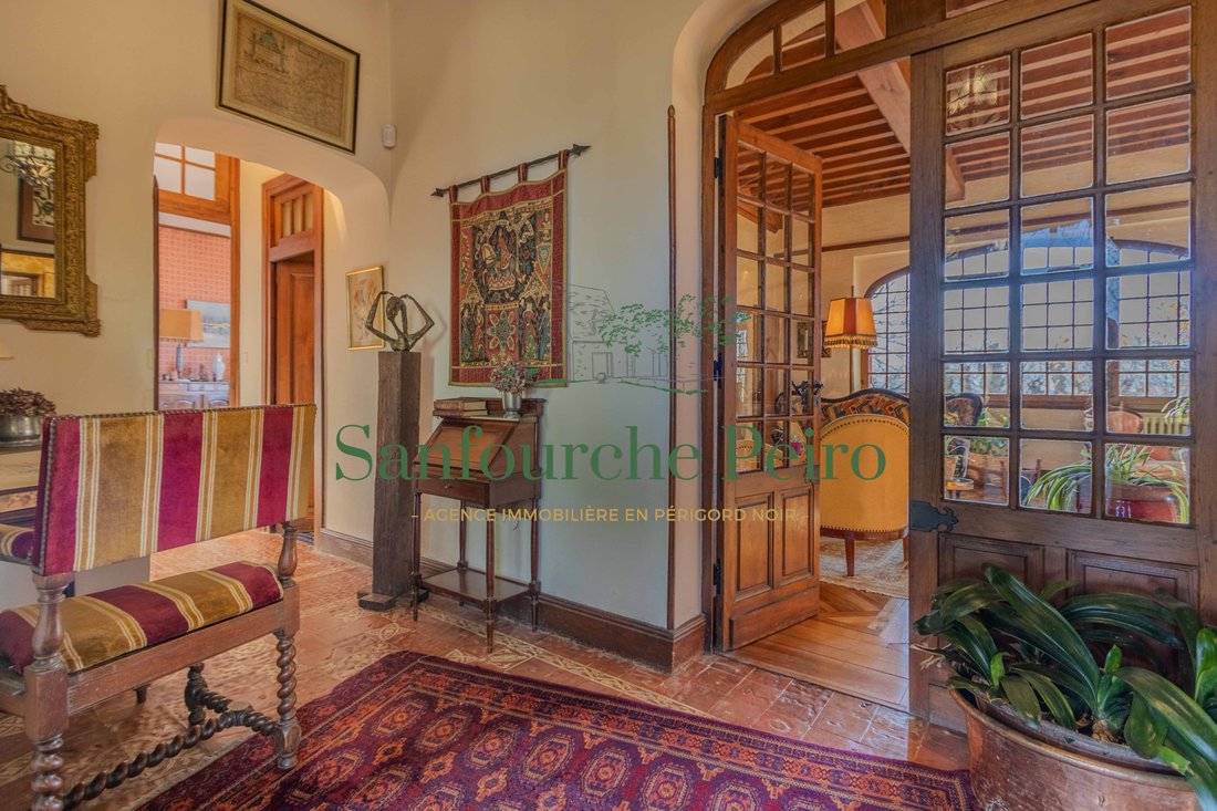 Estate in Sarlat-la-Canéda, Nouvelle-Aquitaine, France 4 - 16948089