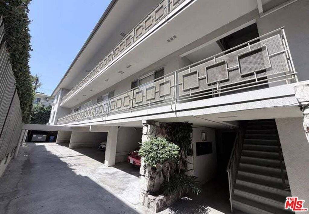 Los Angeles, California, United States 5 - 18912962