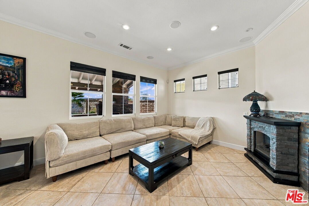 House in Santa Clarita, California, United States 4 - 18914251