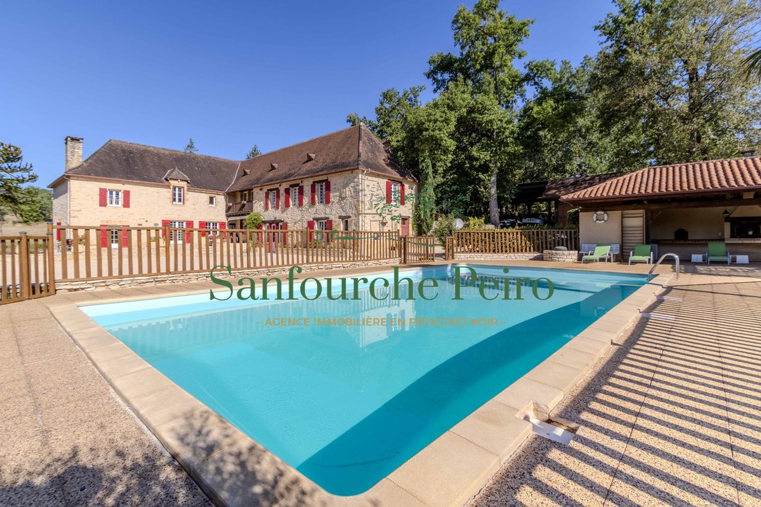 Estate in Sarlat-la-Canéda, Nouvelle-Aquitaine, France 3 - 16501998