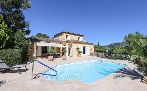 Villa in Salernes, Provence-Alpes-Côte d'Azur, France 1