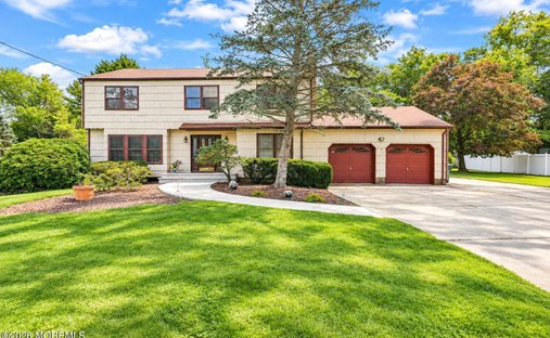House in Freehold Township, New Jersey, United States 1