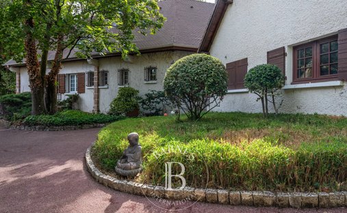 Casa a Charbonnières-les-Bains, Auvergne-Rodano-Alpi, Francia 1