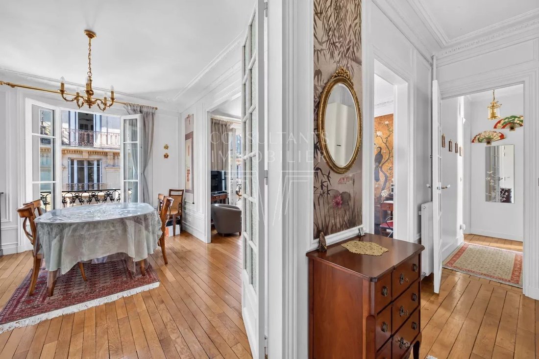 Apartment in Violet Commerce, Paris 15e Arrondissement, Paris 1 - 18914068