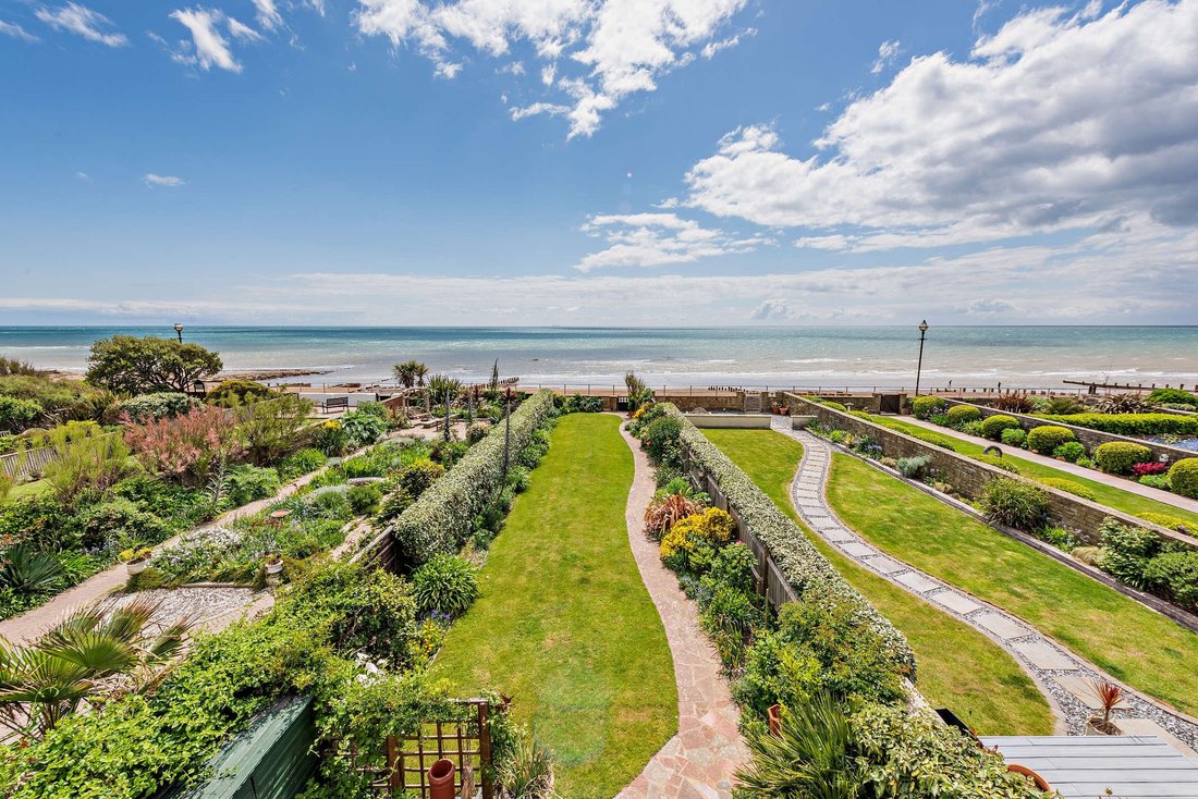 House in Bexhill-on-Sea, England 3 - 18906550