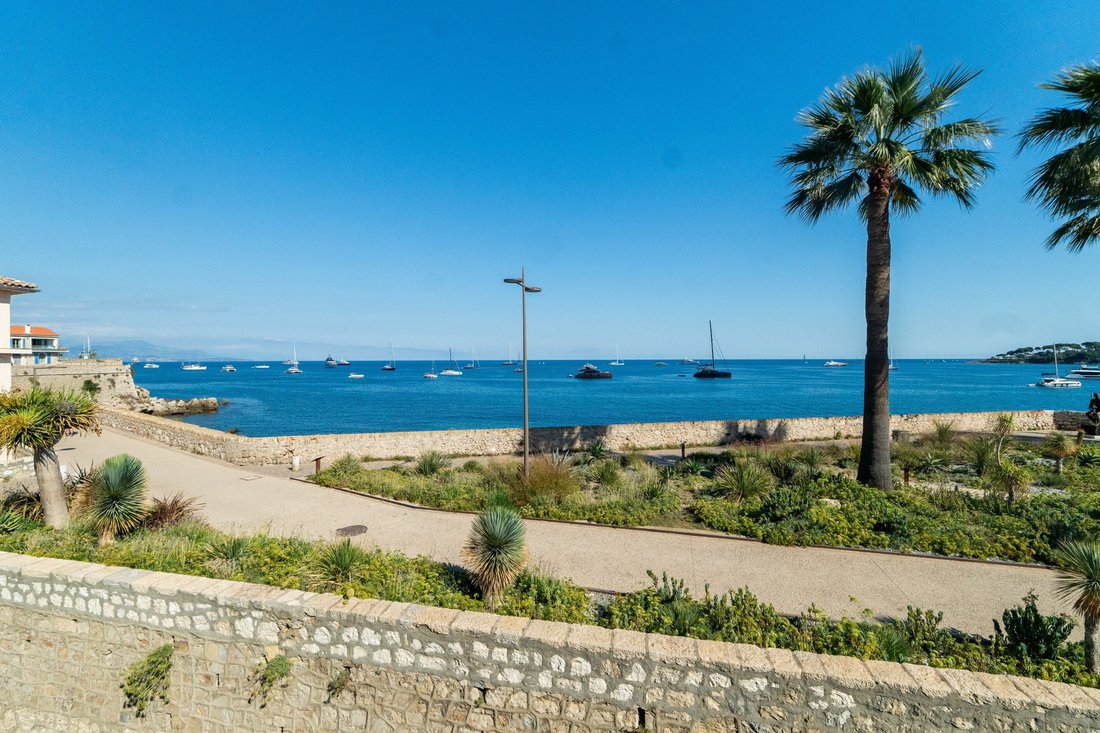 House in Vieille Ville, Antibes, France 1 - 18908417