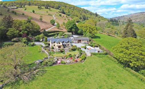 House in Llanwrthwl, Wales 1