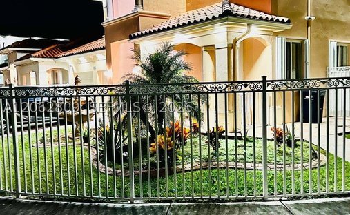 Casa a West Miami, Florida, Stati Uniti 1