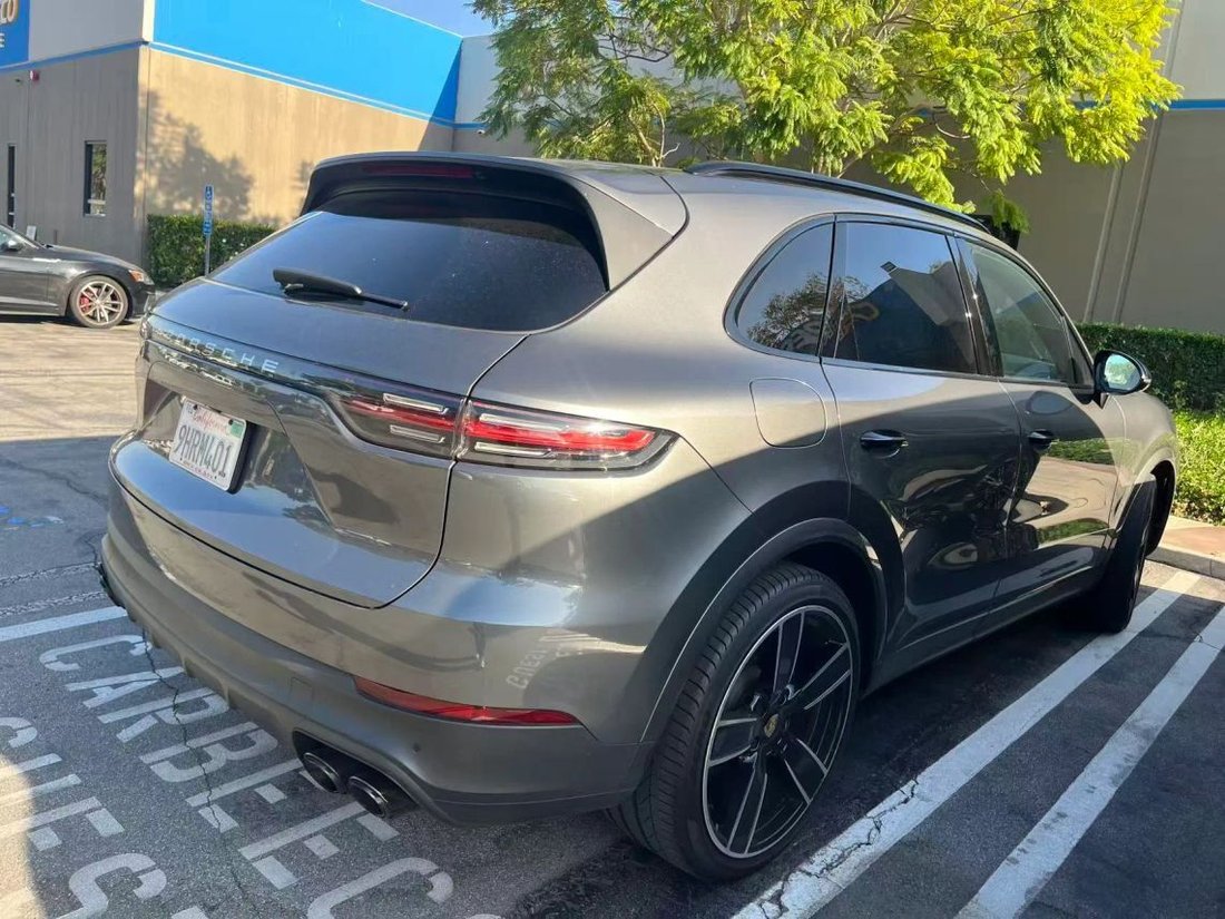 Suv in Costa Mesa, CA, United States 2 - 18914496