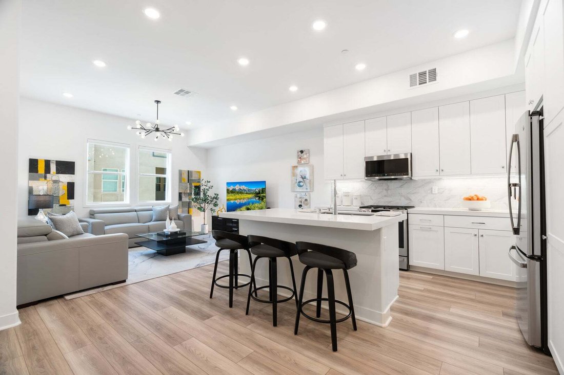 Condo in Montebello, California, United States 5 - 18910221