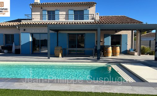 Villa in Saint-Cyr-sur-Mer, Provence-Alpes-Côte d'Azur, France 1