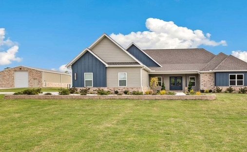 House in Farmington, Arkansas, United States 1