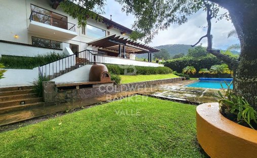 Casa en Valle de Bravo, Estado de México, México 1