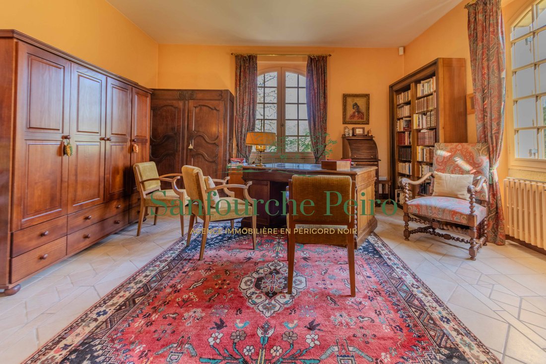 Estate in Arrondissement of Sarlat-la-Canéda, Nouvelle-Aquitaine, France 5 - 17386140