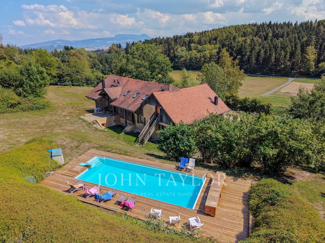 Farm Ranch in Forel (Lavaux), Vaud, Switzerland 1 - 18907671