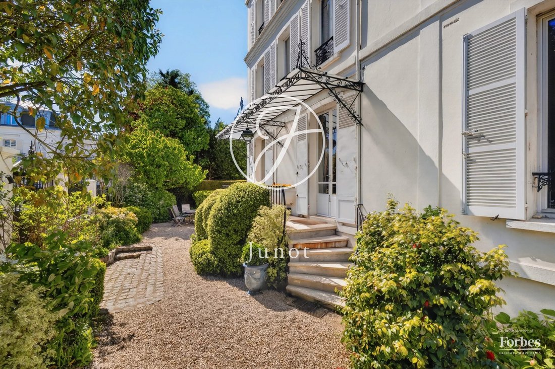 House in Saint-Cloud, Ile-de-France, France 2 - 18906567
