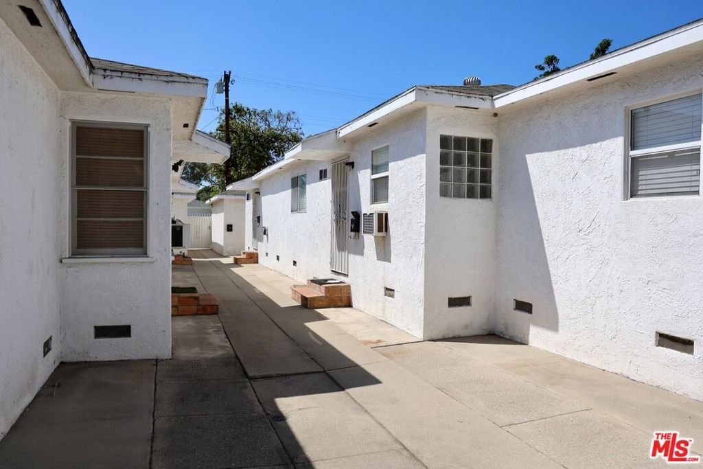 Los Angeles, California, United States 3 - 18823386