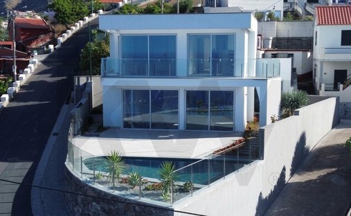 Townhouse in Ponta do Sol, Madeira, Portugal 1