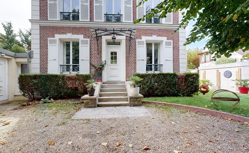 Villa in Centre Ville-Commerce, Enghien-les-Bains, France 1