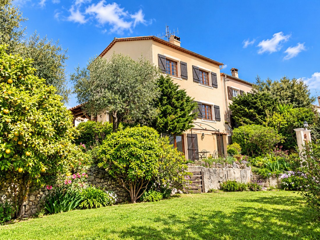 House in Grasse, Provence-Alpes-Côte d'Azur, France 1 - 17562606
