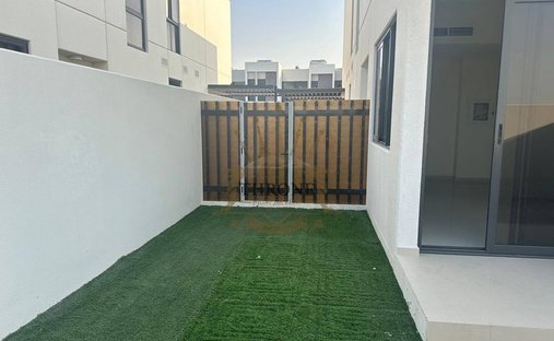 Townhouse in Damac Hills 2, Dubai, United Arab Emirates 1
